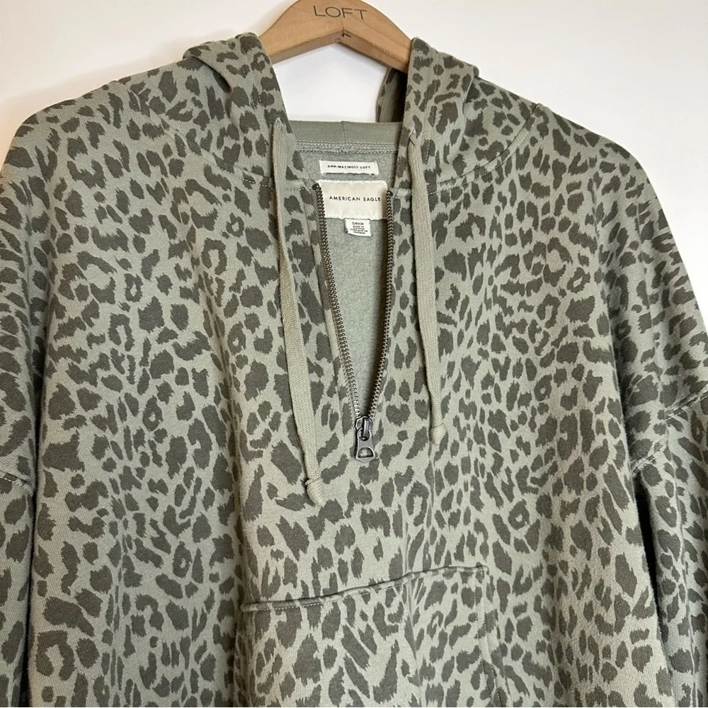 American Eagle 1/4 Zip Oversized Cheetah Hoodie Size S - Picture 4 of 9